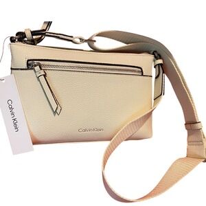 Calvin Klein Crossbody Bag, Front Zip Pocket‎ Adjustable Strap Ivory NEW